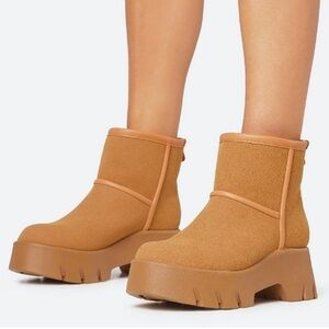 NIB EGO Backcountry Chunky Faux Suede Platform Ankle Boots Size 10 Chestnut